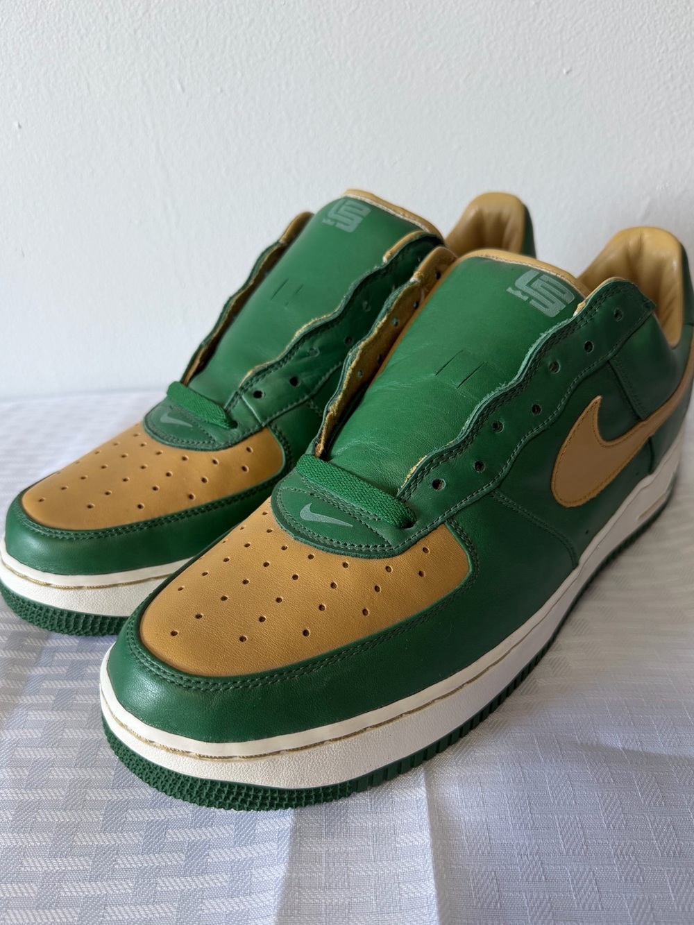 Nike Air Force 1 Low Premium LeBron SVSM rare size 13M Mens Retro 2004 no box 📦